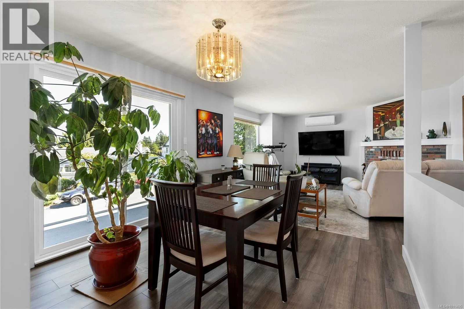 6255 Sechelt Dr