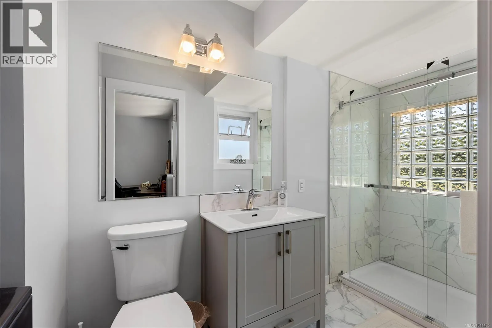 6255 Sechelt Dr