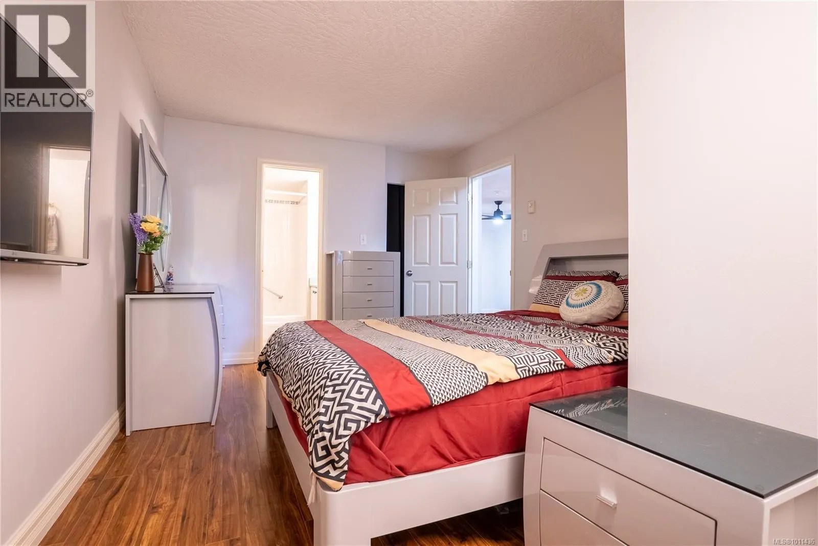 101 2710 Grosvenor Rd