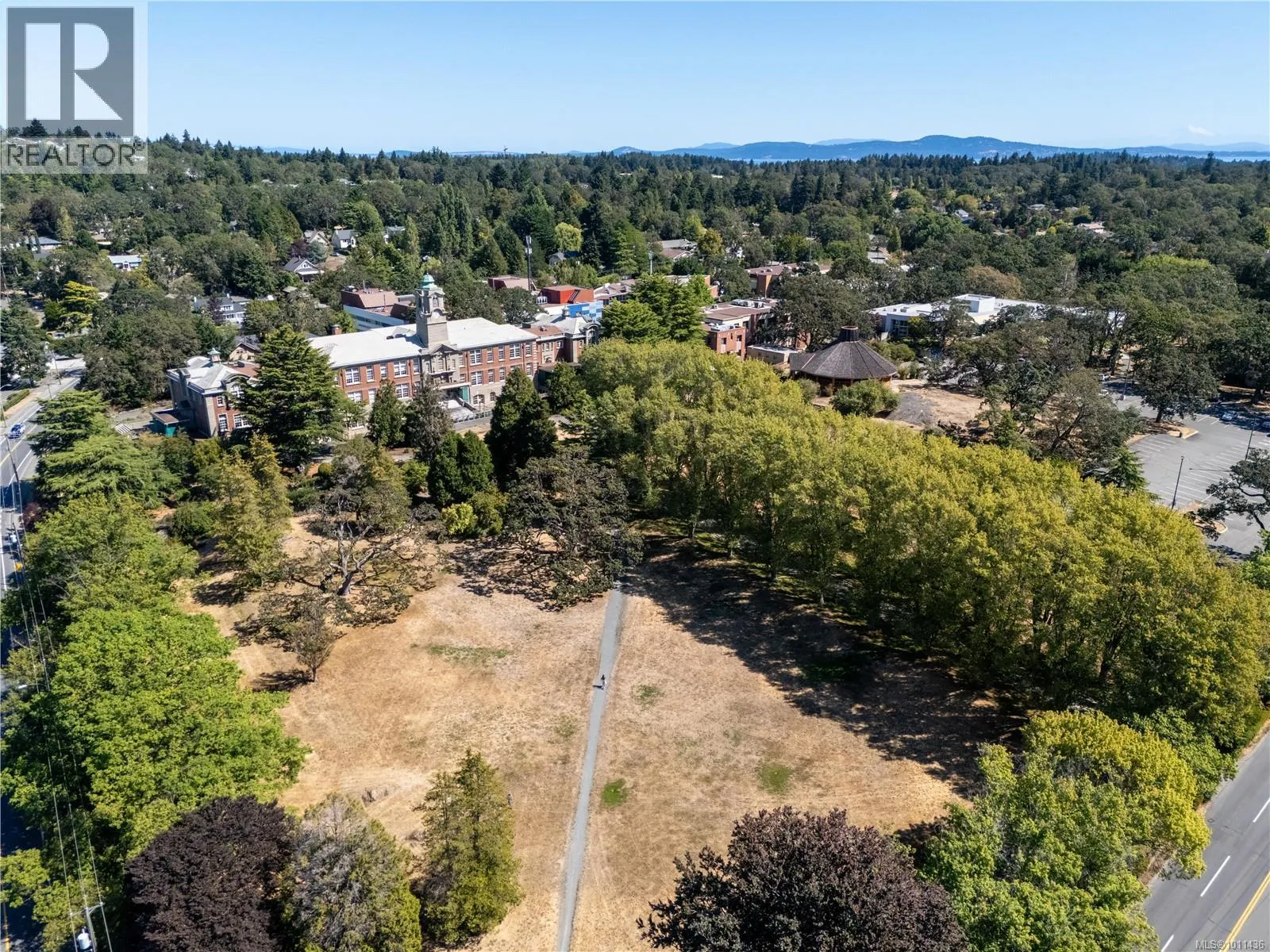 101 2710 Grosvenor Rd