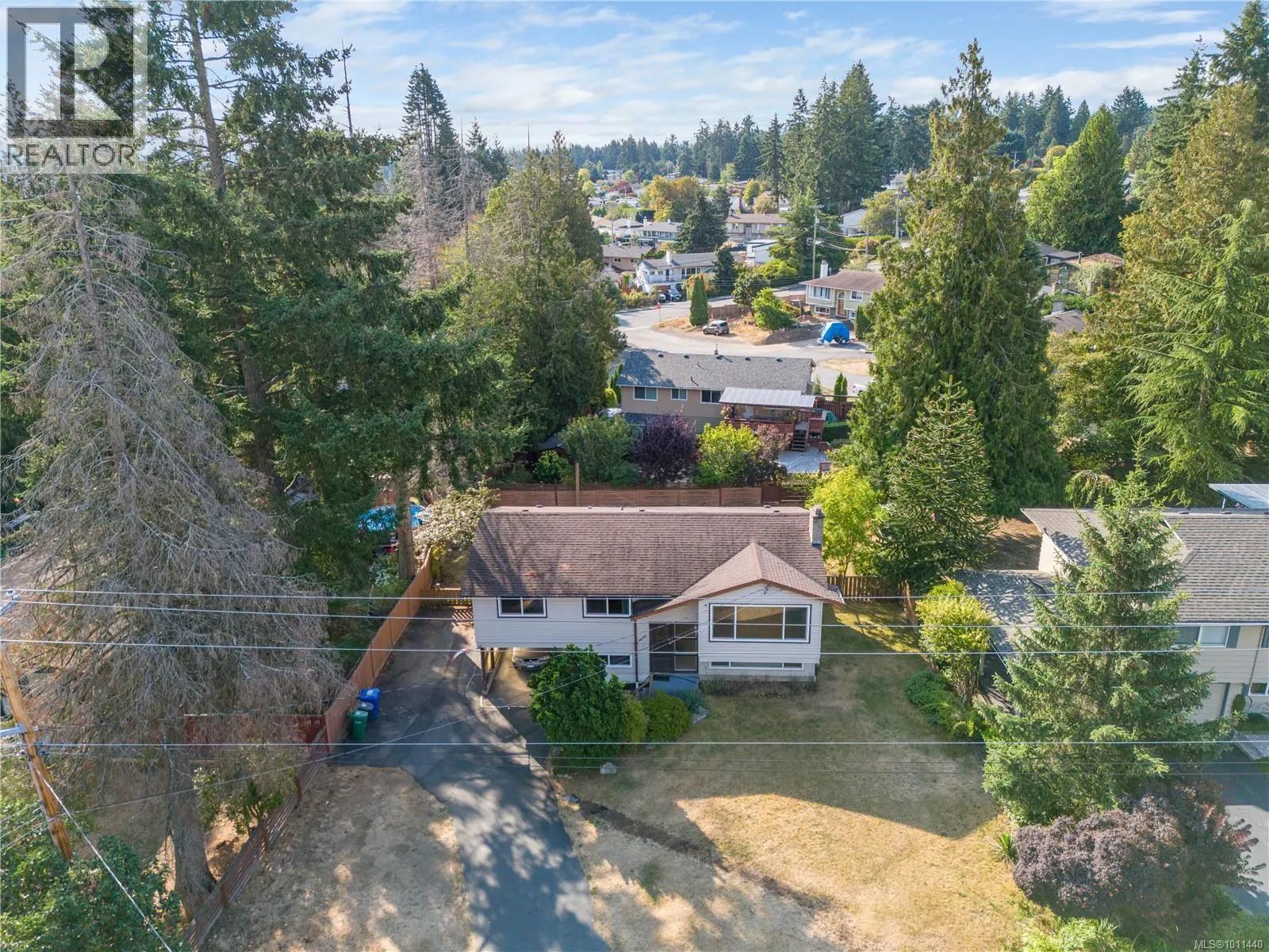 3835 Departure Bay Rd