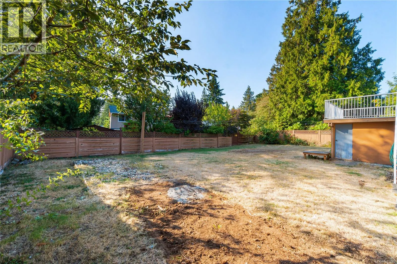 3835 Departure Bay Rd
