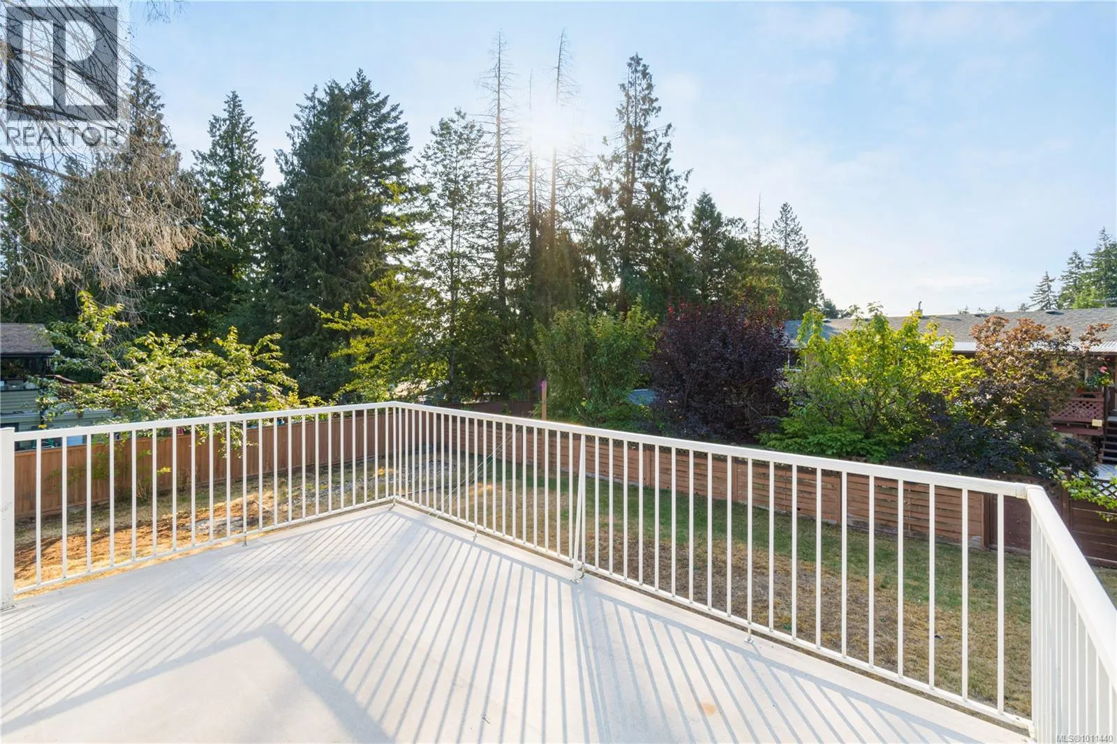 3835 Departure Bay Rd
