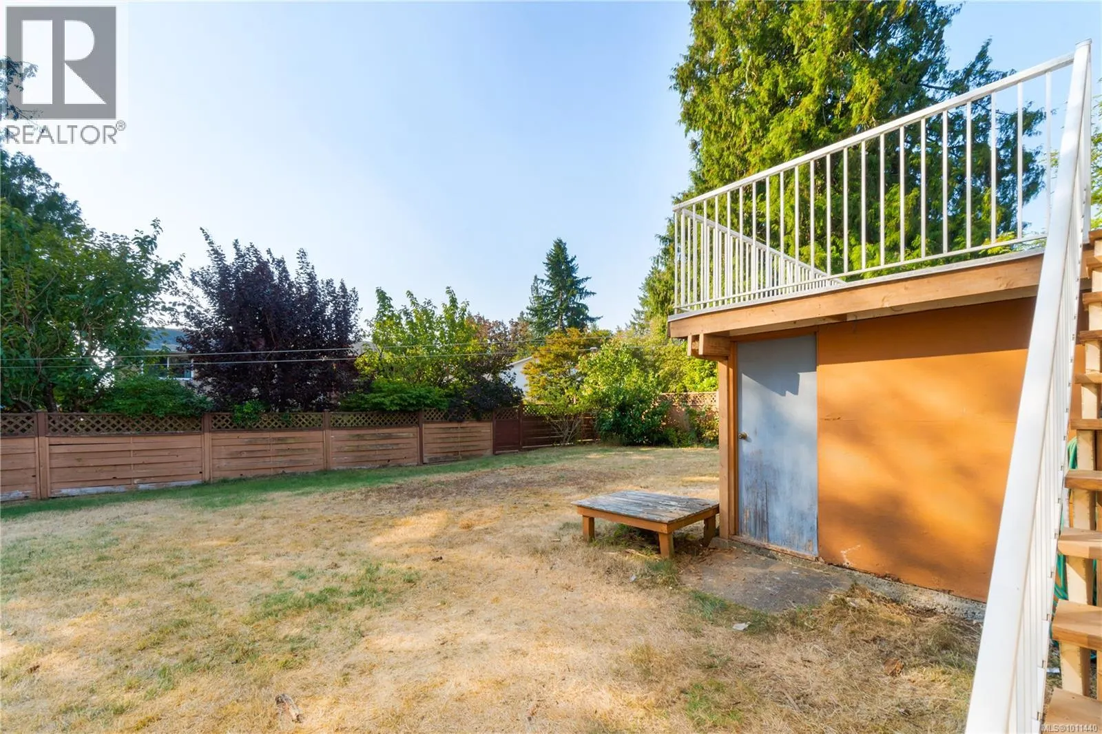 3835 Departure Bay Rd