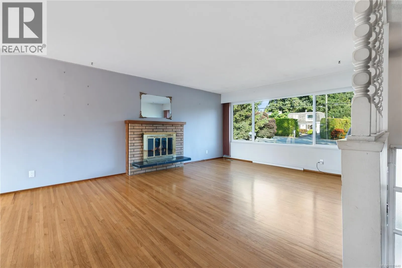 3835 Departure Bay Rd