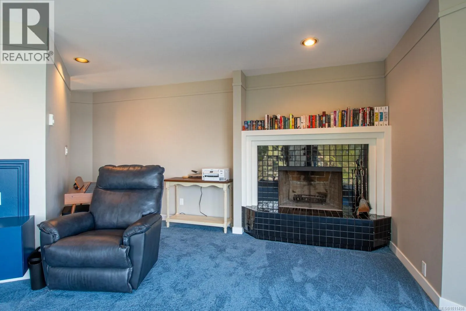 5267 Parker Ave