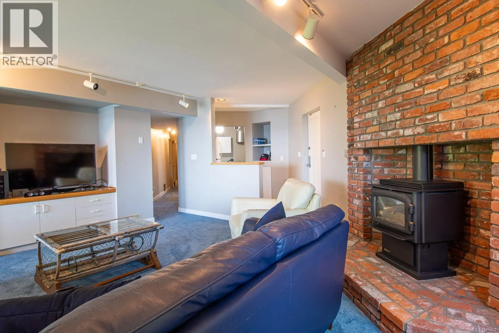 5267 Parker Ave