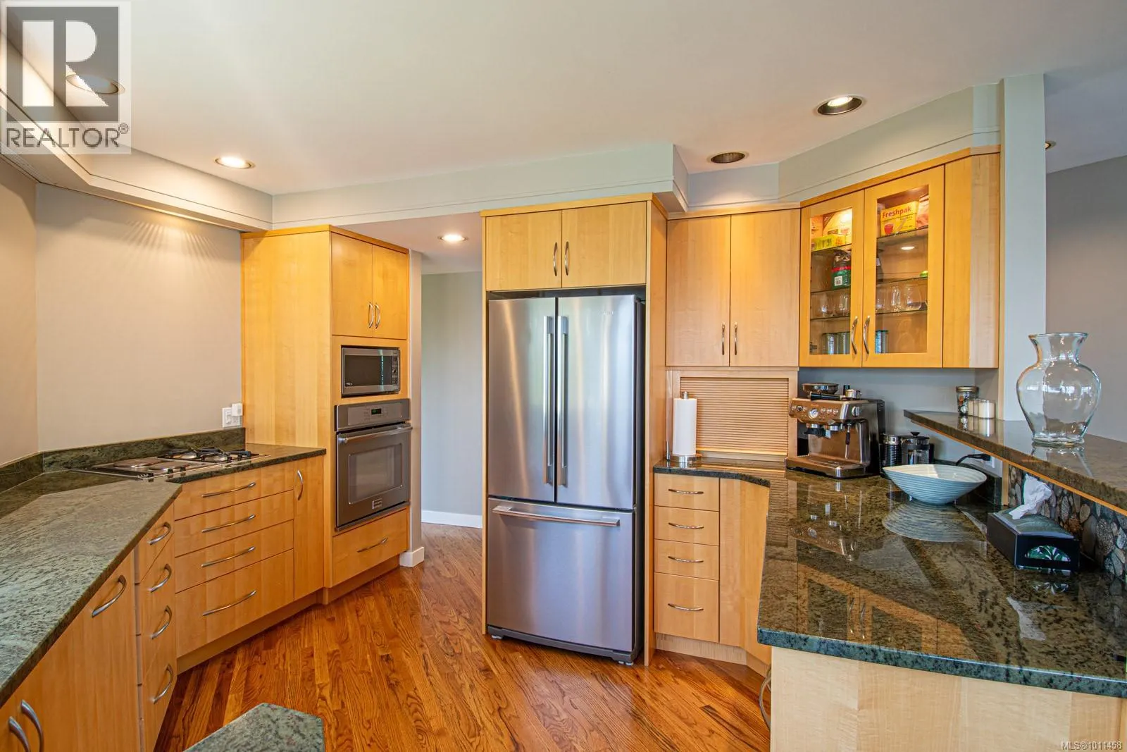 5267 Parker Ave