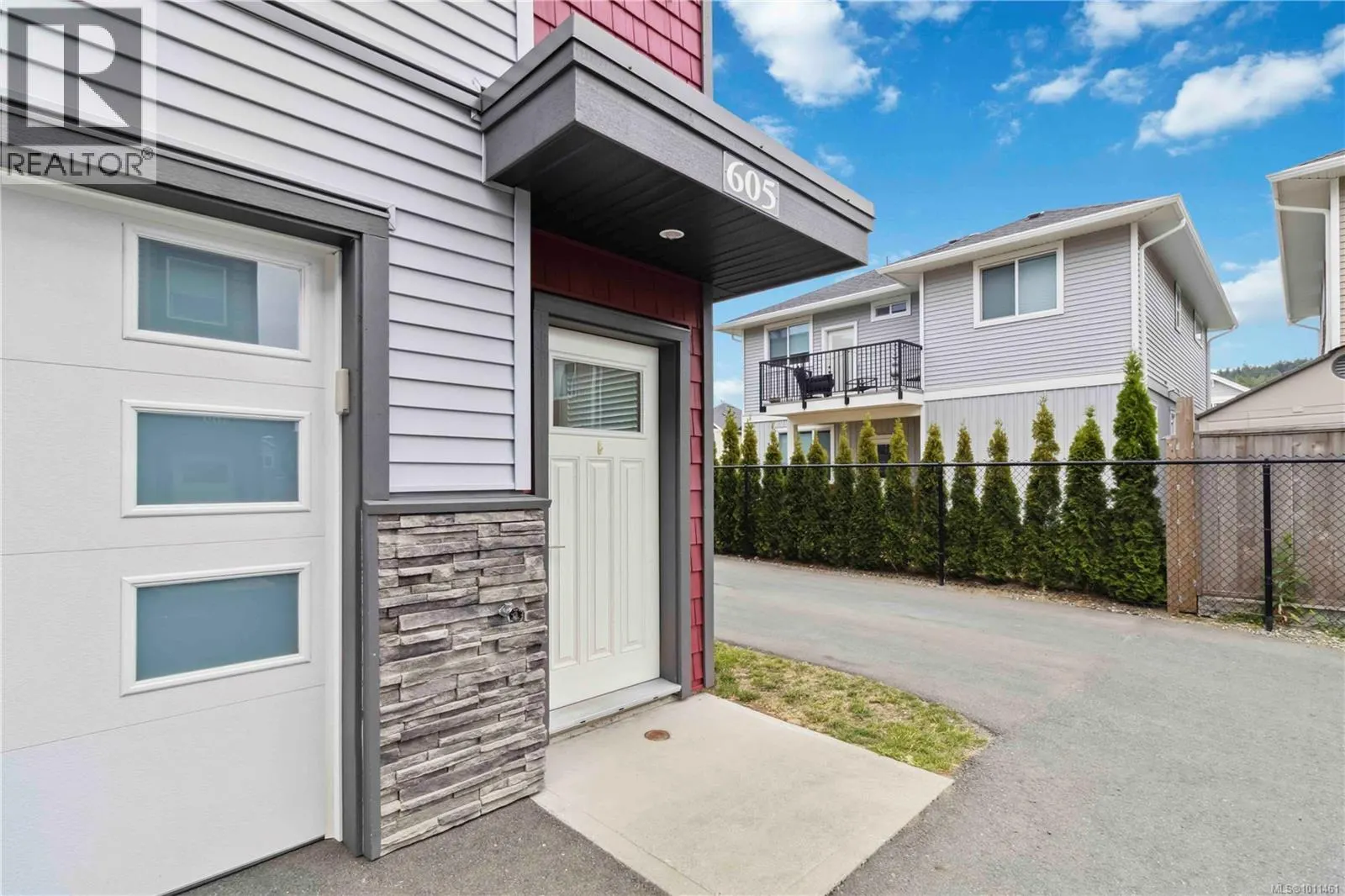 605 3351 Luxton Rd