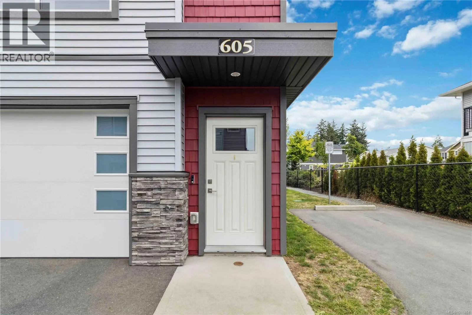 605 3351 Luxton Rd