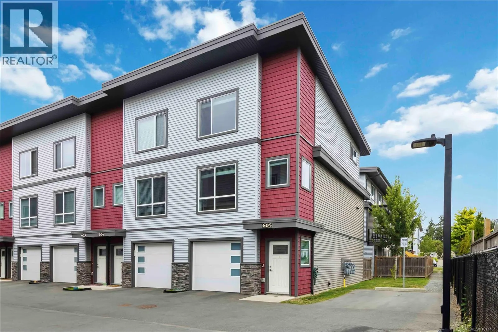 605 3351 Luxton Rd