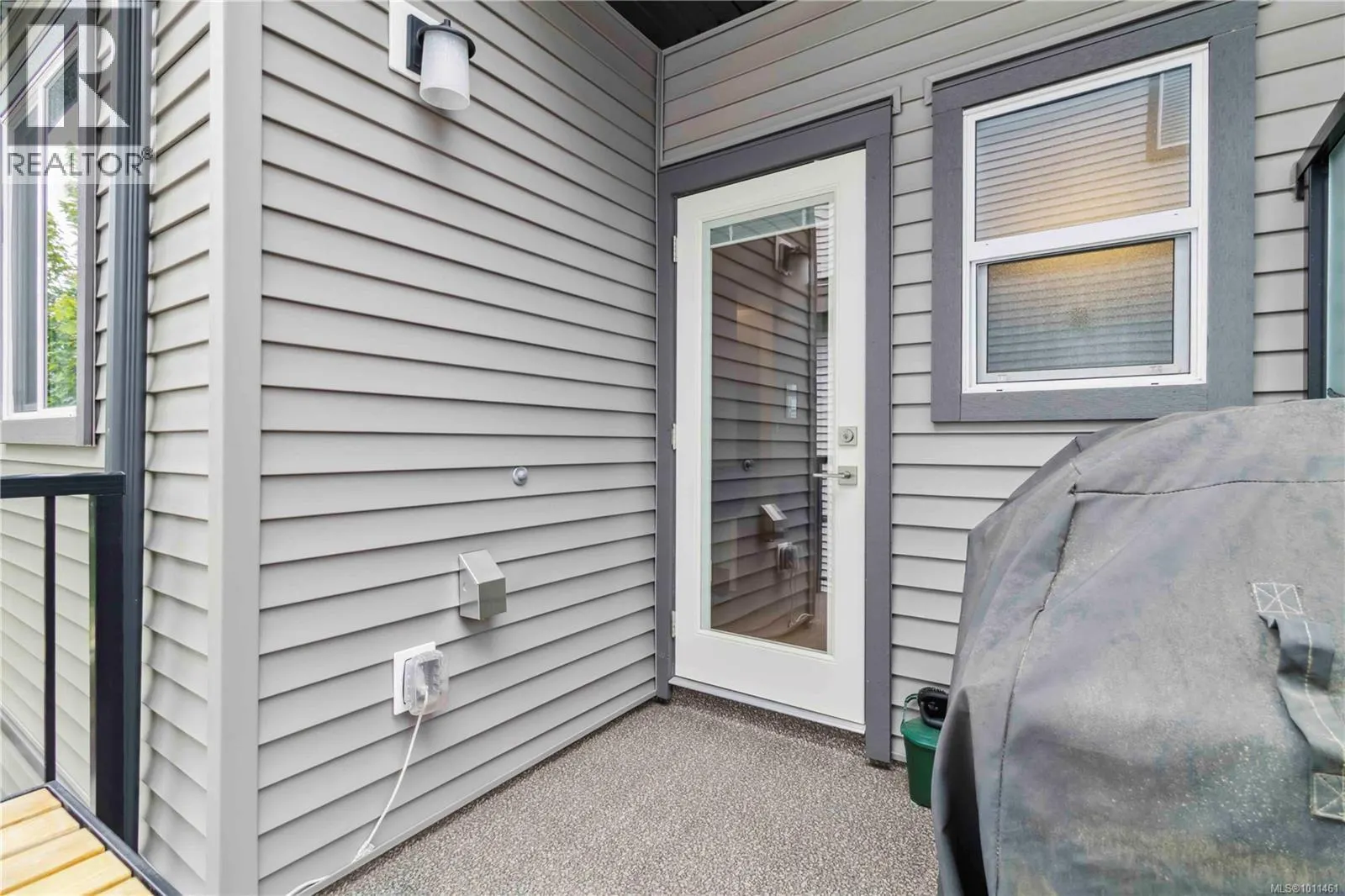 605 3351 Luxton Rd