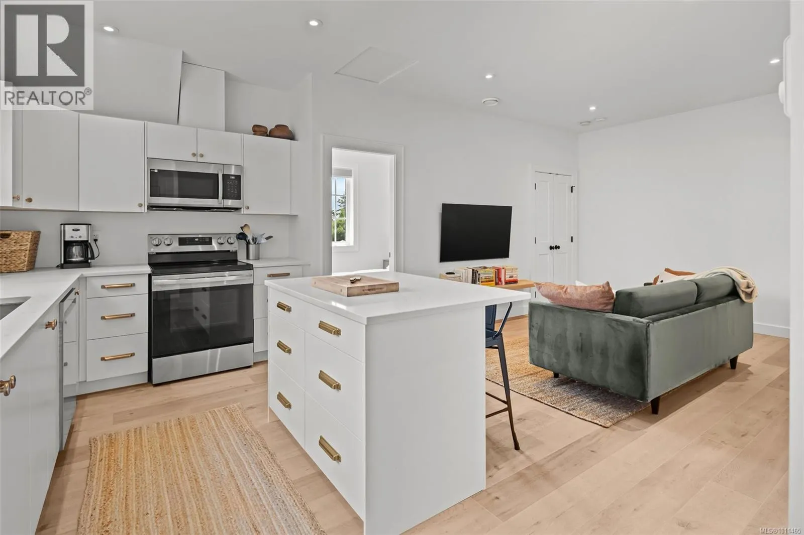 3950 Sequoia Pl