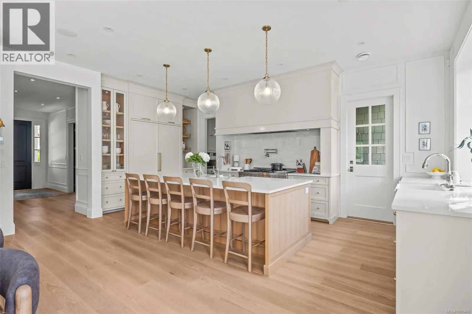 3950 Sequoia Pl