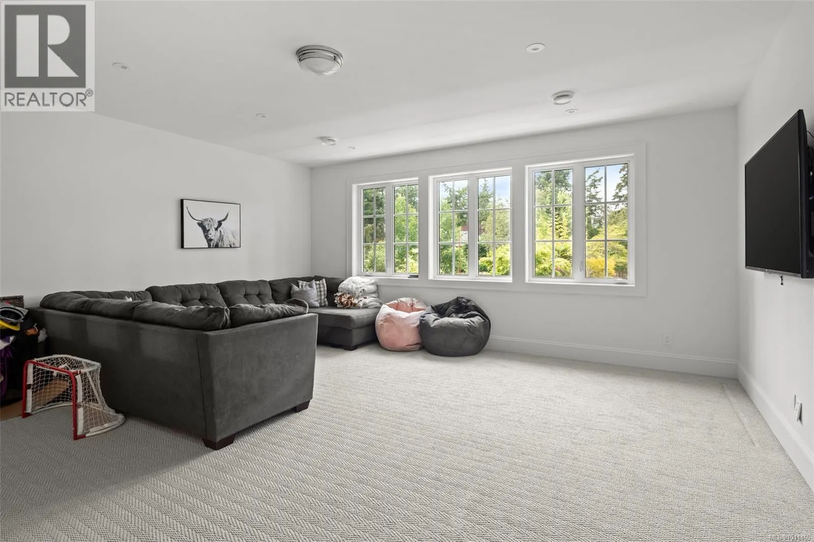 3950 Sequoia Pl