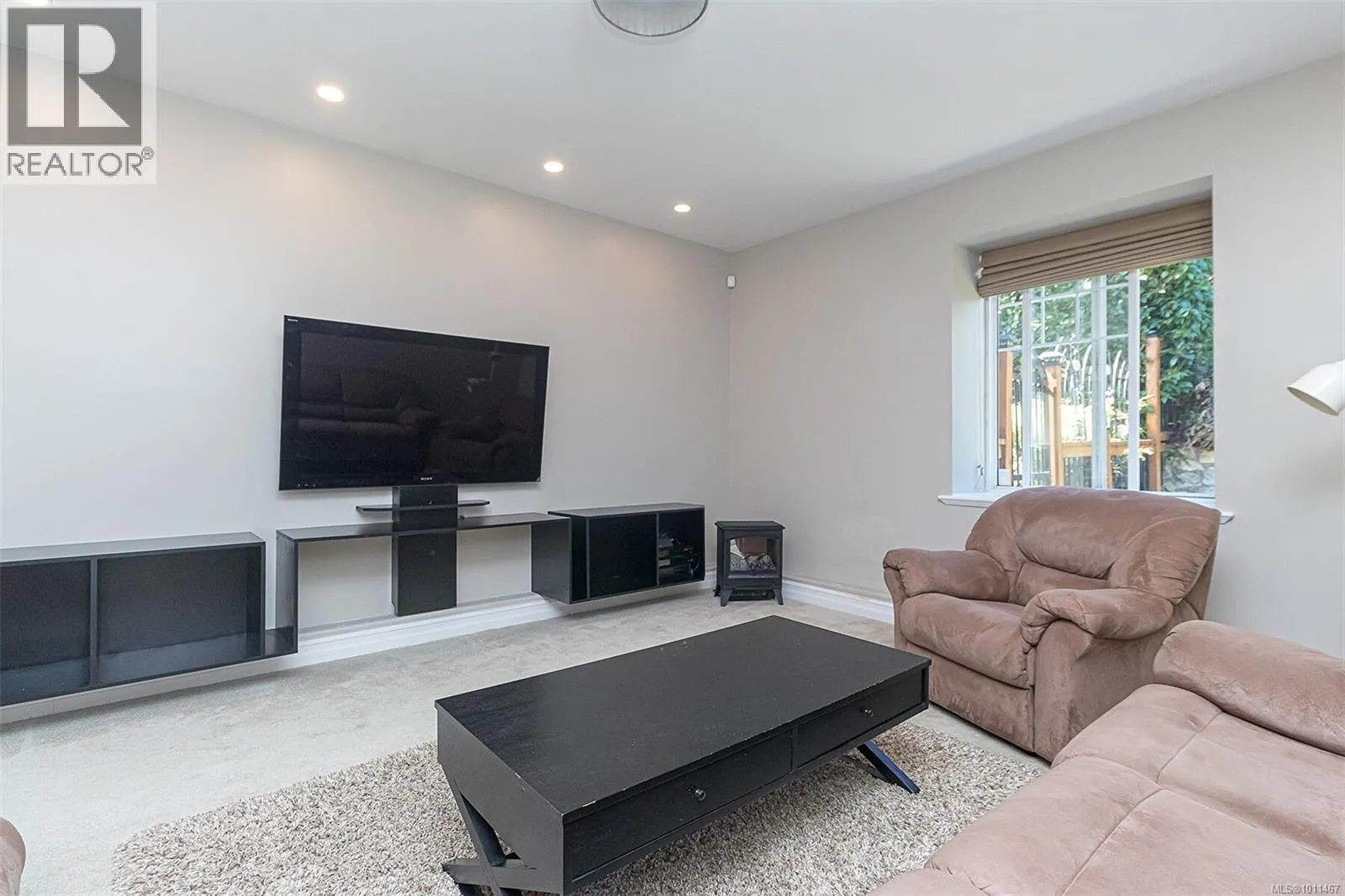 4566 Gordon Point Dr