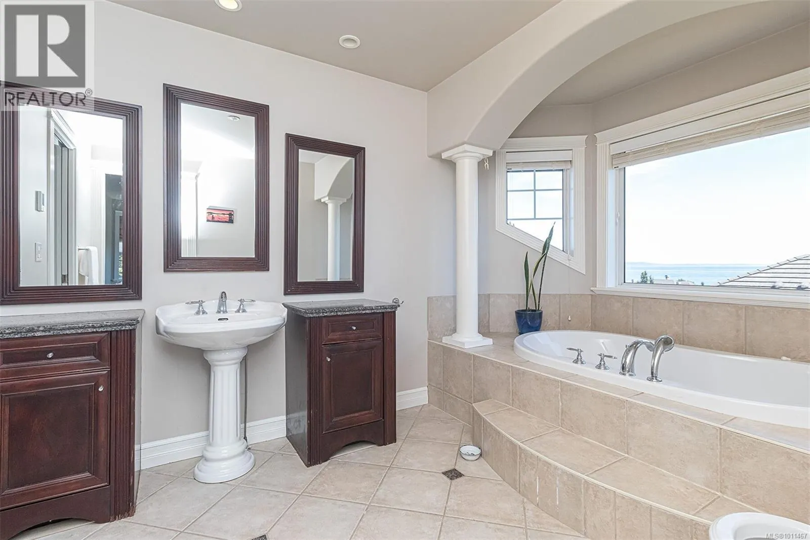 4566 Gordon Point Dr