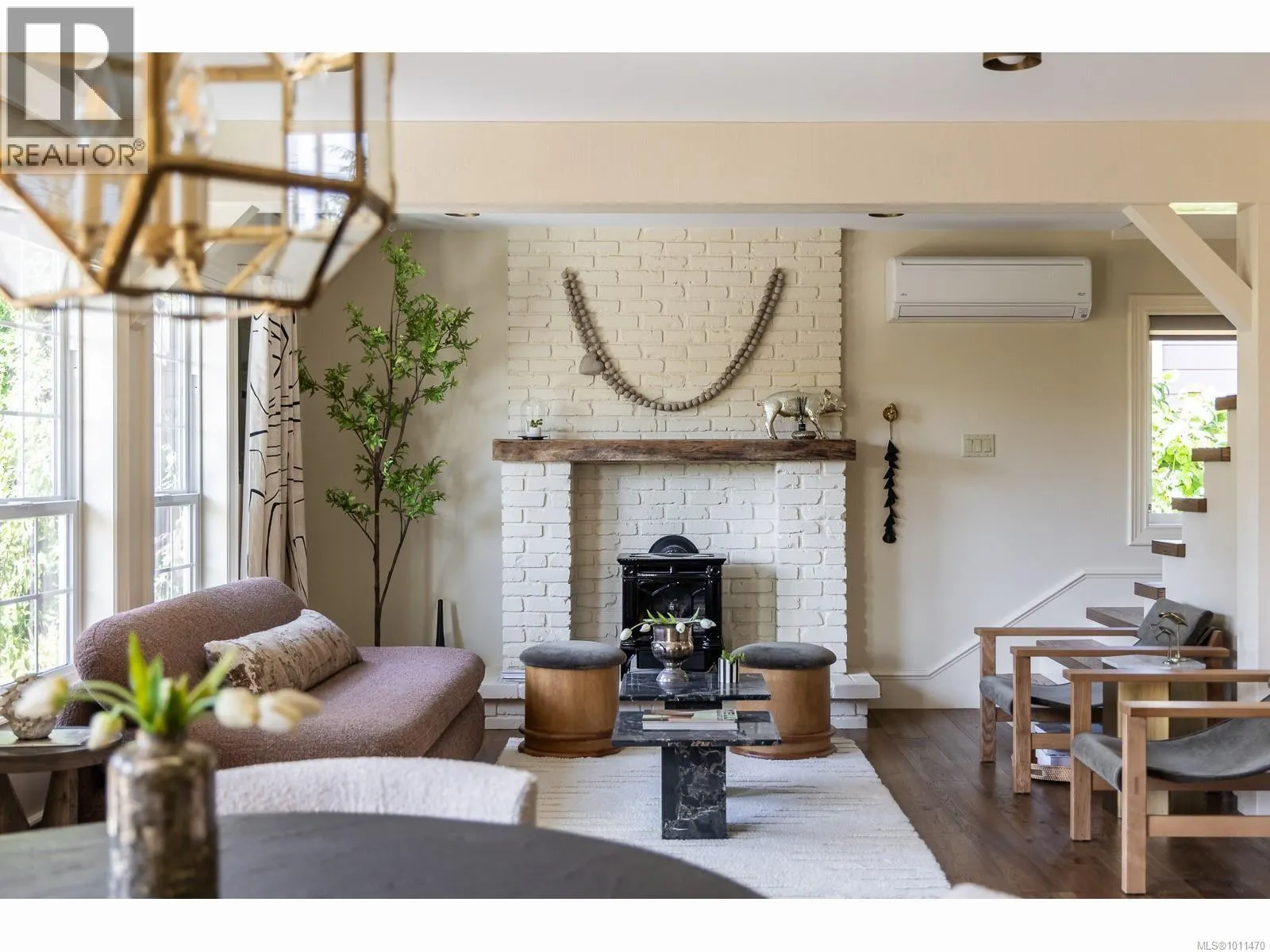227 Fifth Ave W