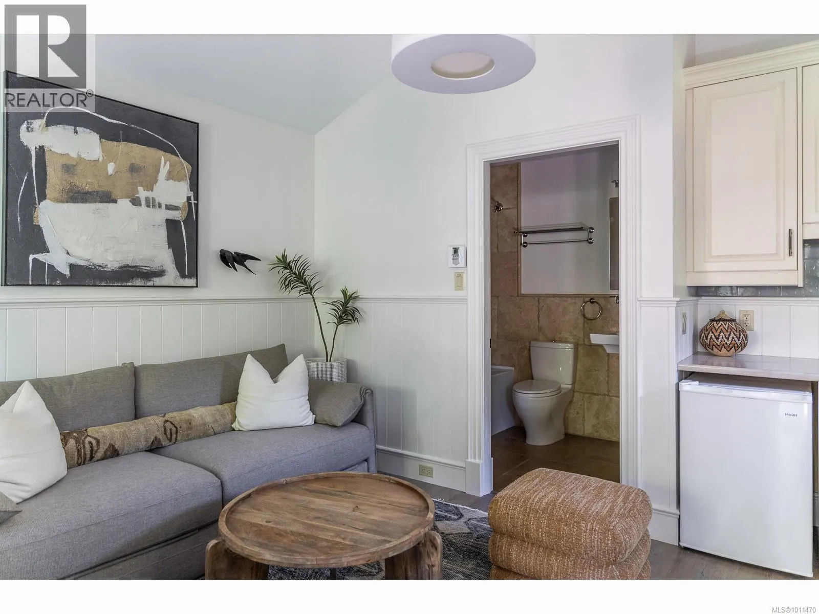 227 Fifth Ave W