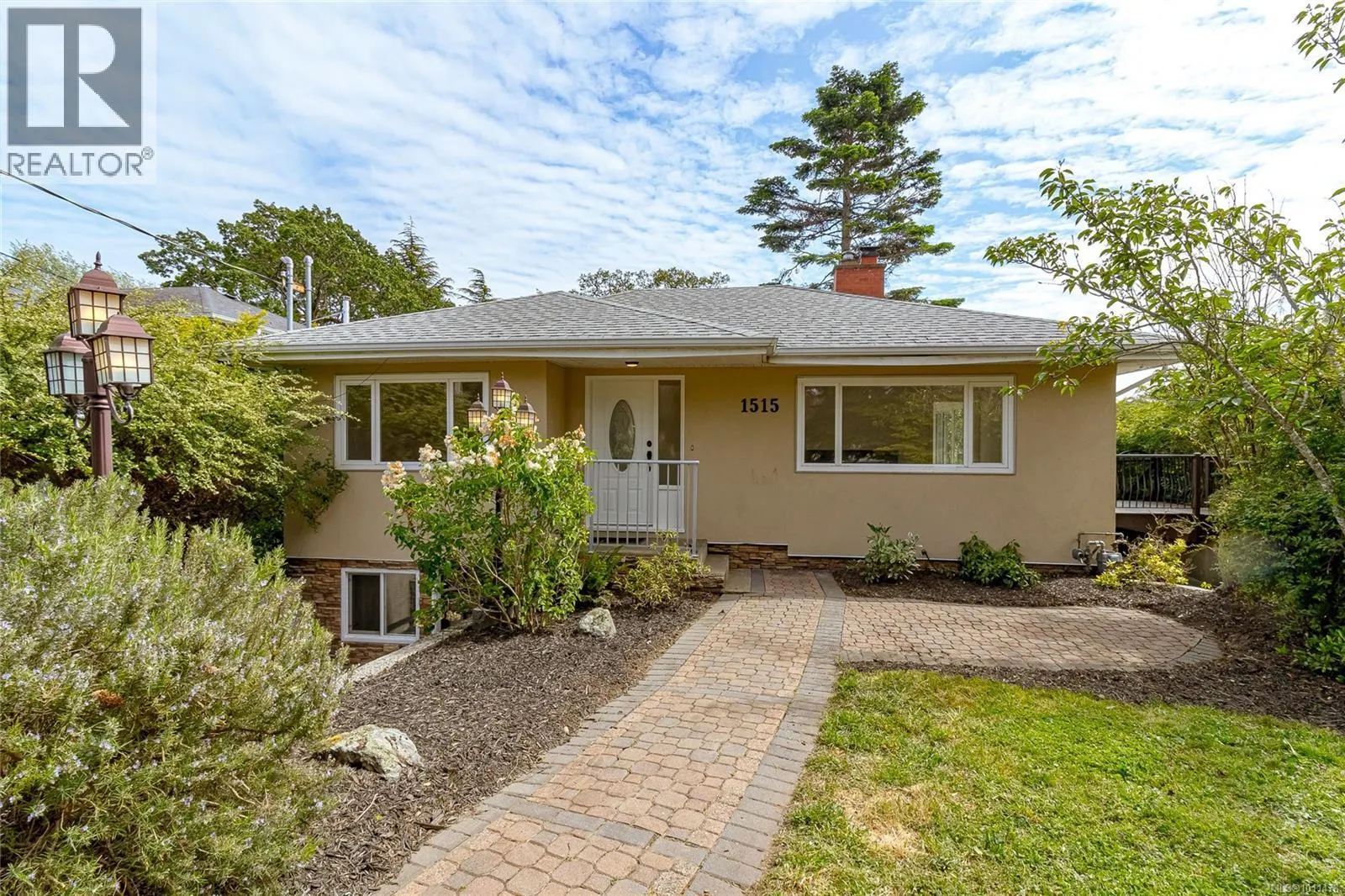 1515 Arrow Rd