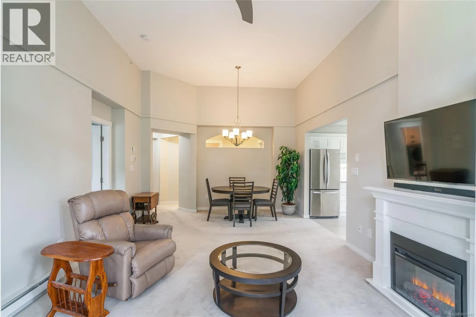 403 5670 Edgewater Lane