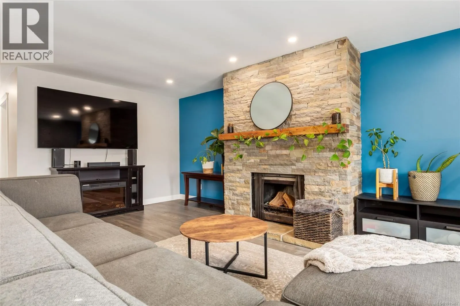 146 Cooper Pl
