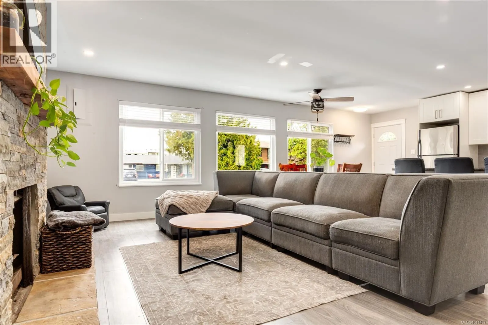146 Cooper Pl
