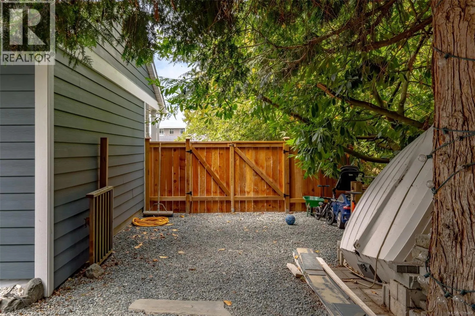 146 Cooper Pl