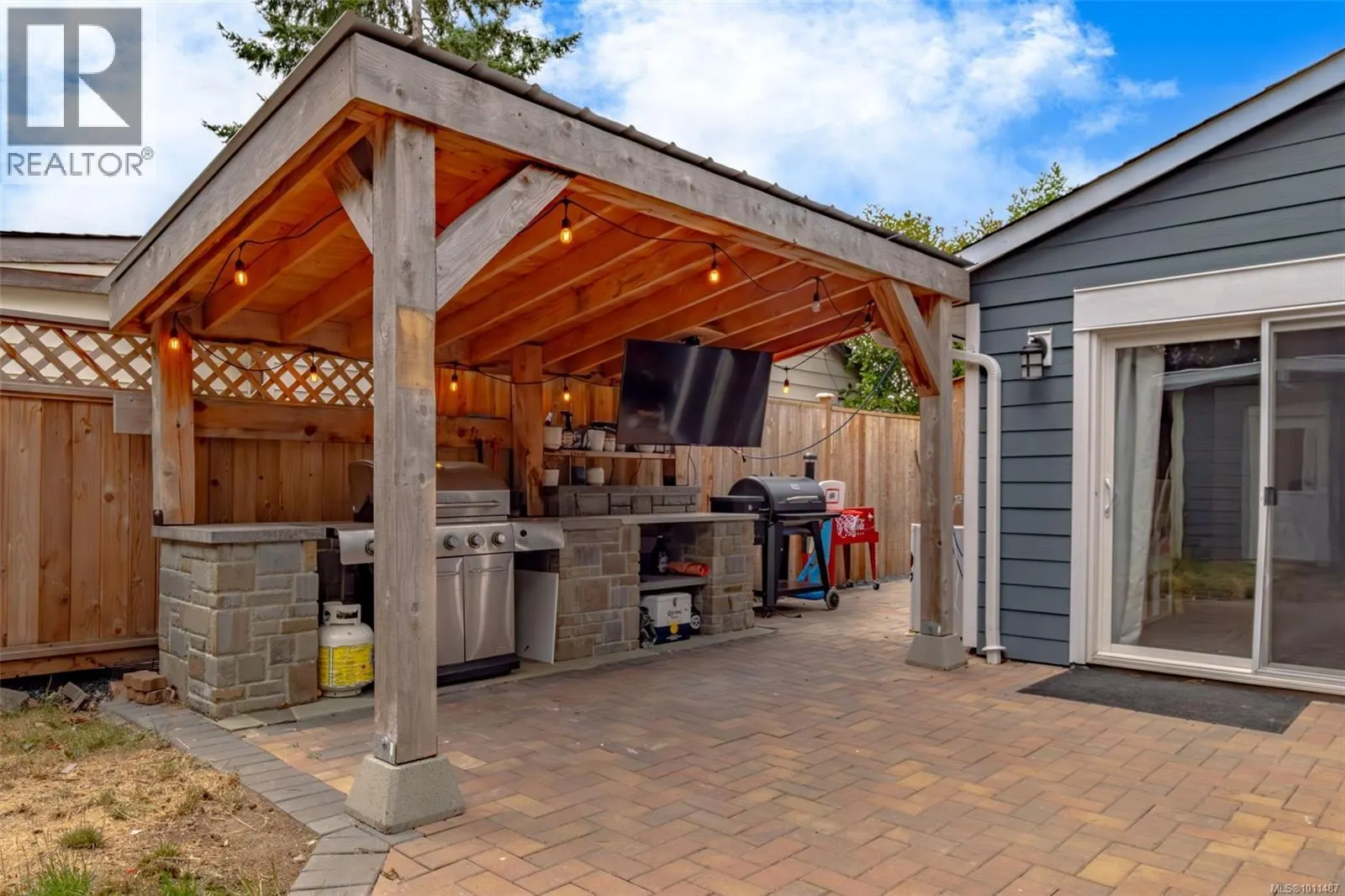 146 Cooper Pl