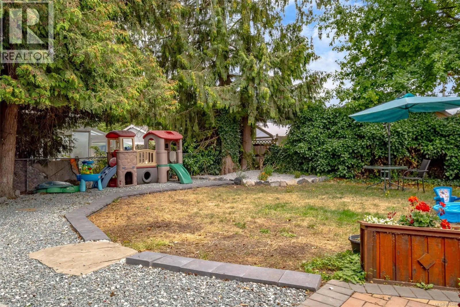 146 Cooper Pl