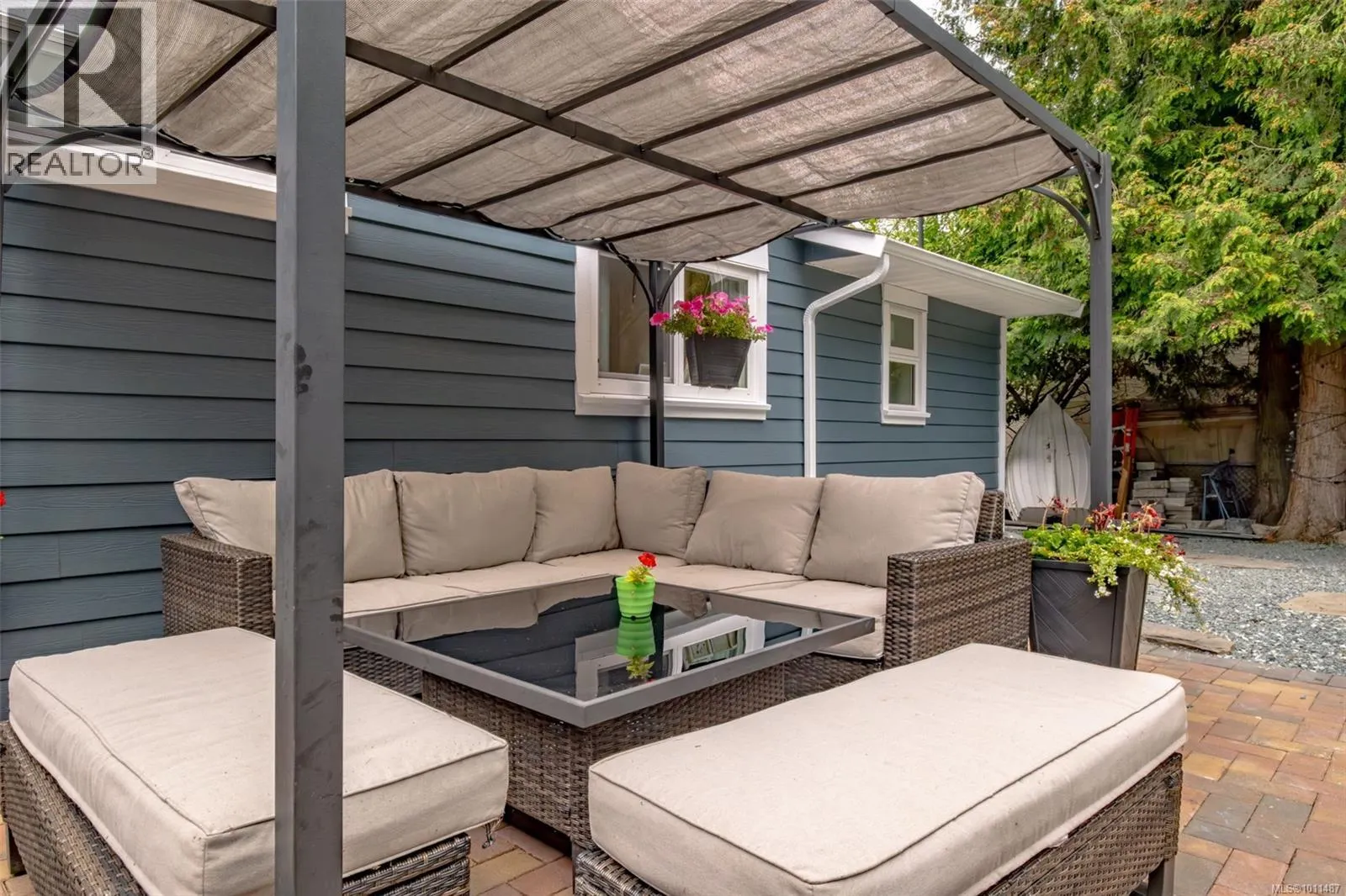 146 Cooper Pl