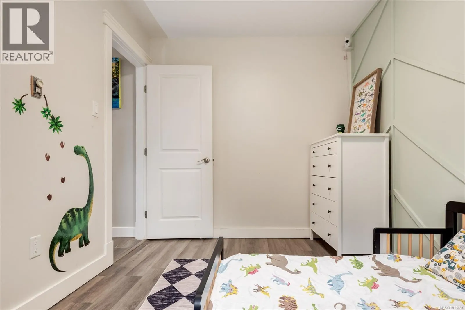 146 Cooper Pl