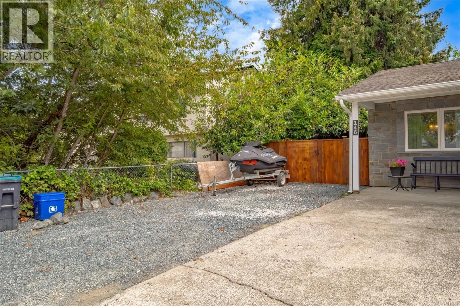 146 Cooper Pl