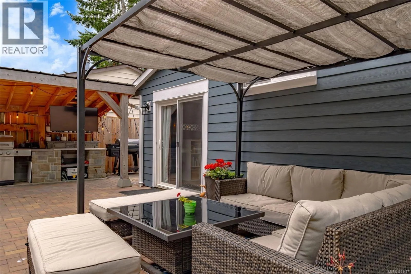 146 Cooper Pl
