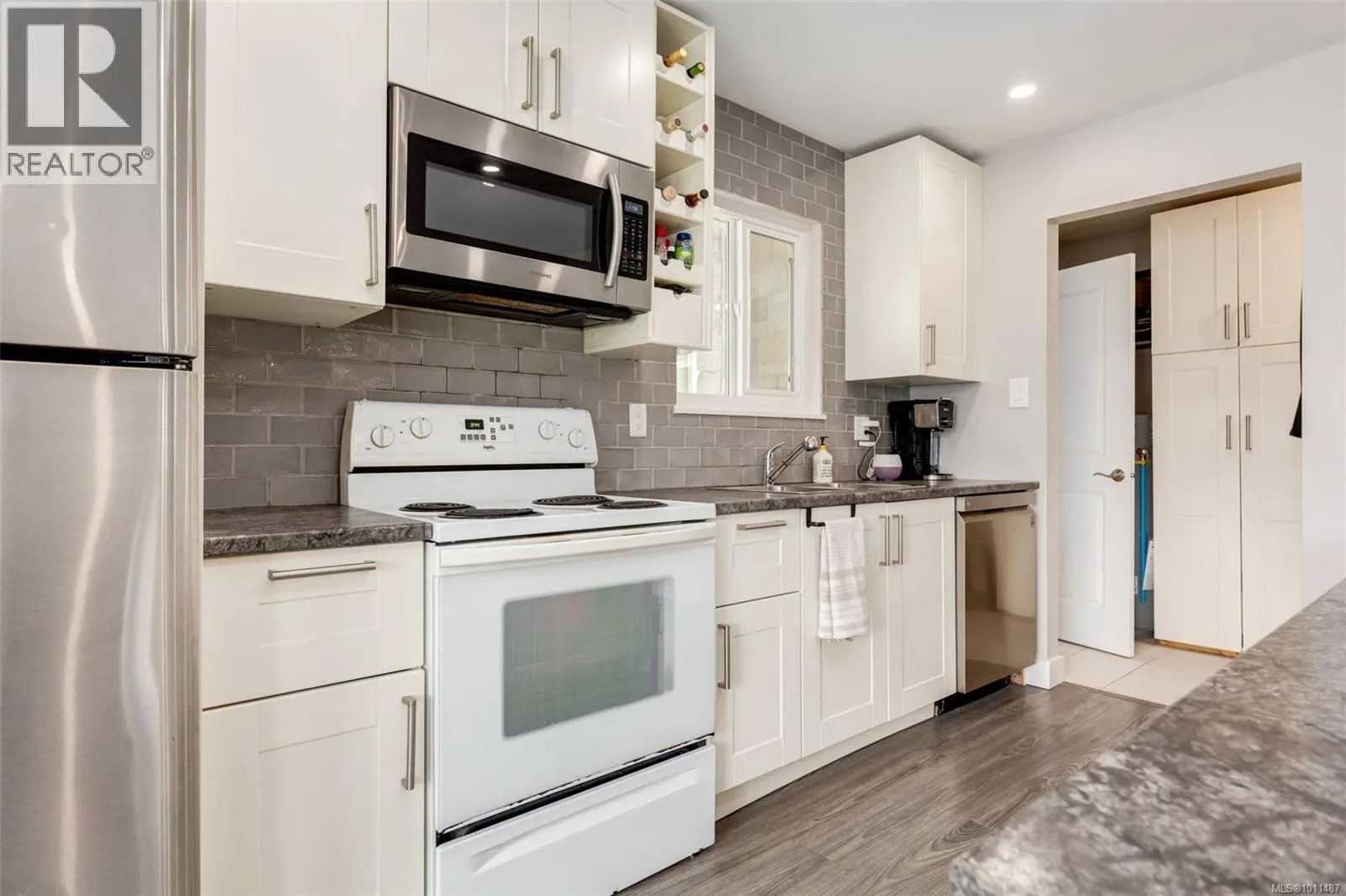 146 Cooper Pl