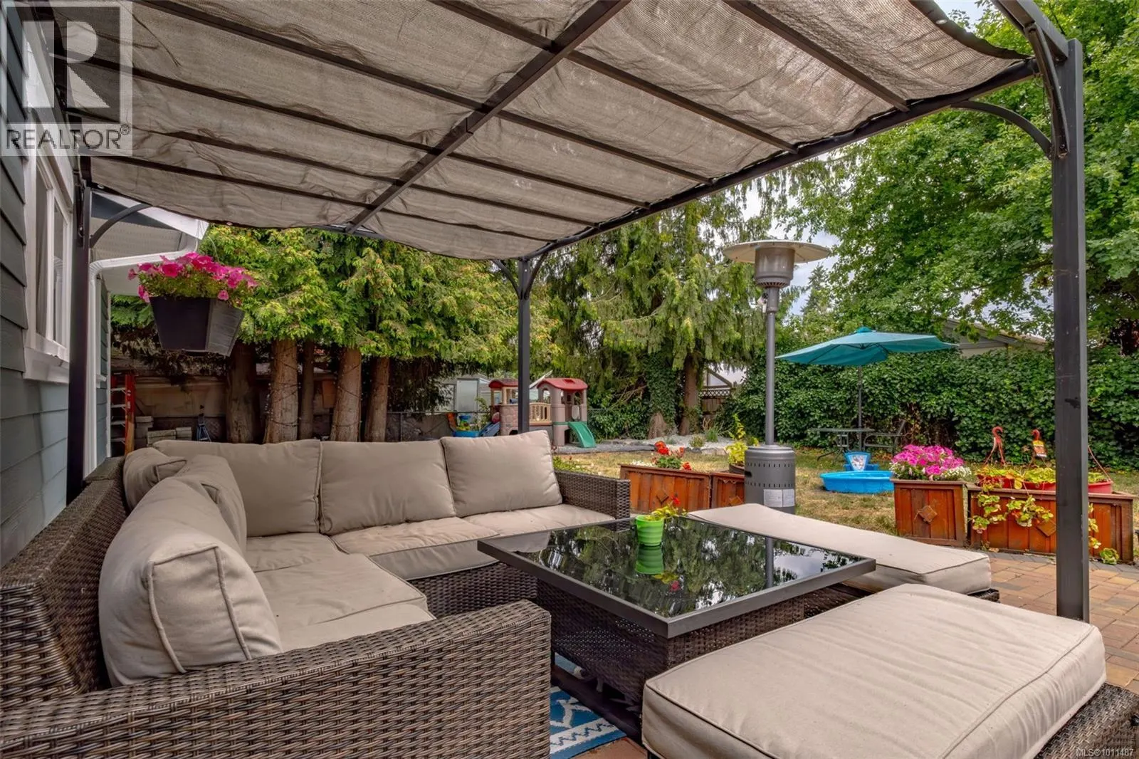 146 Cooper Pl