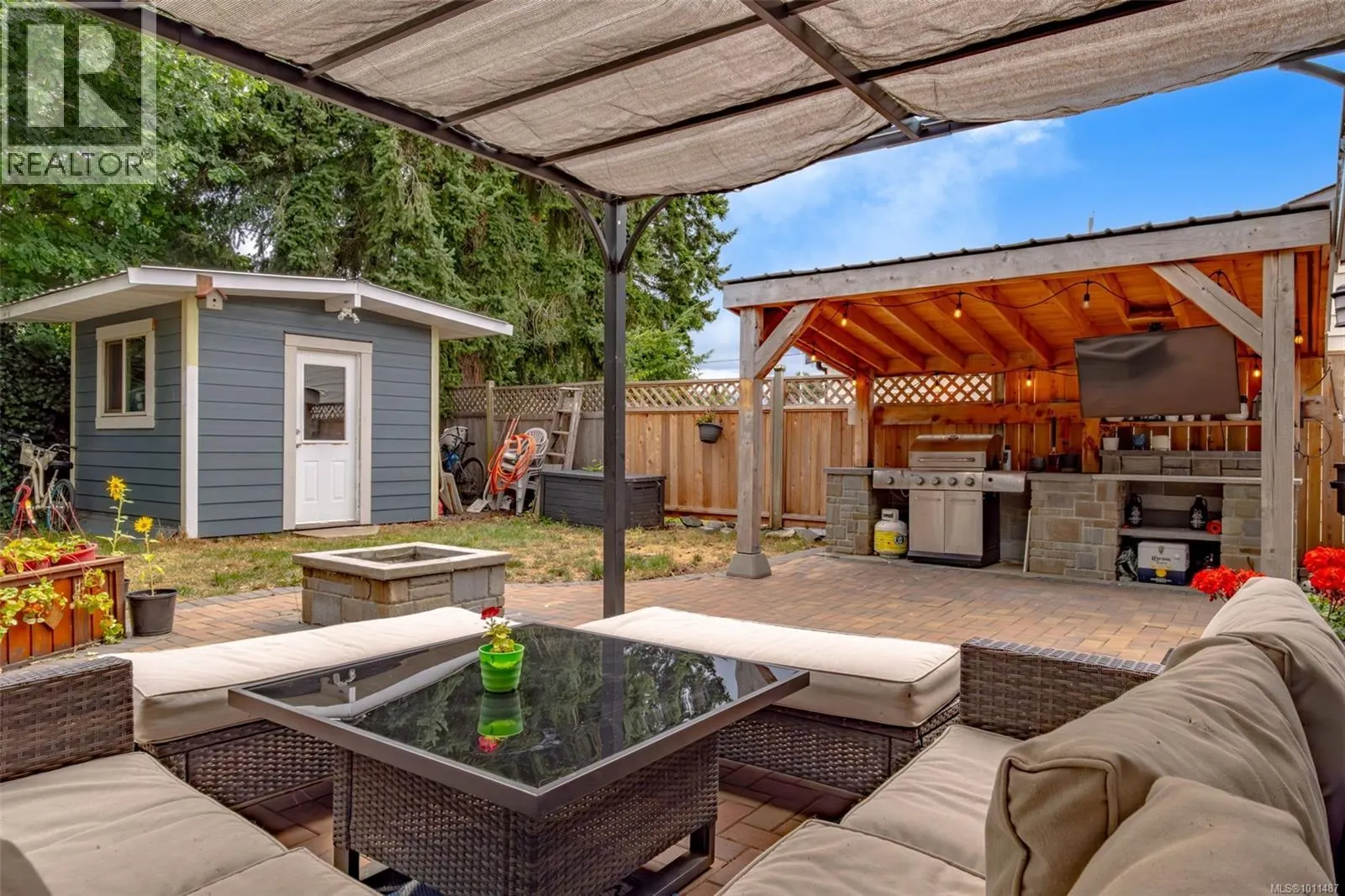 146 Cooper Pl