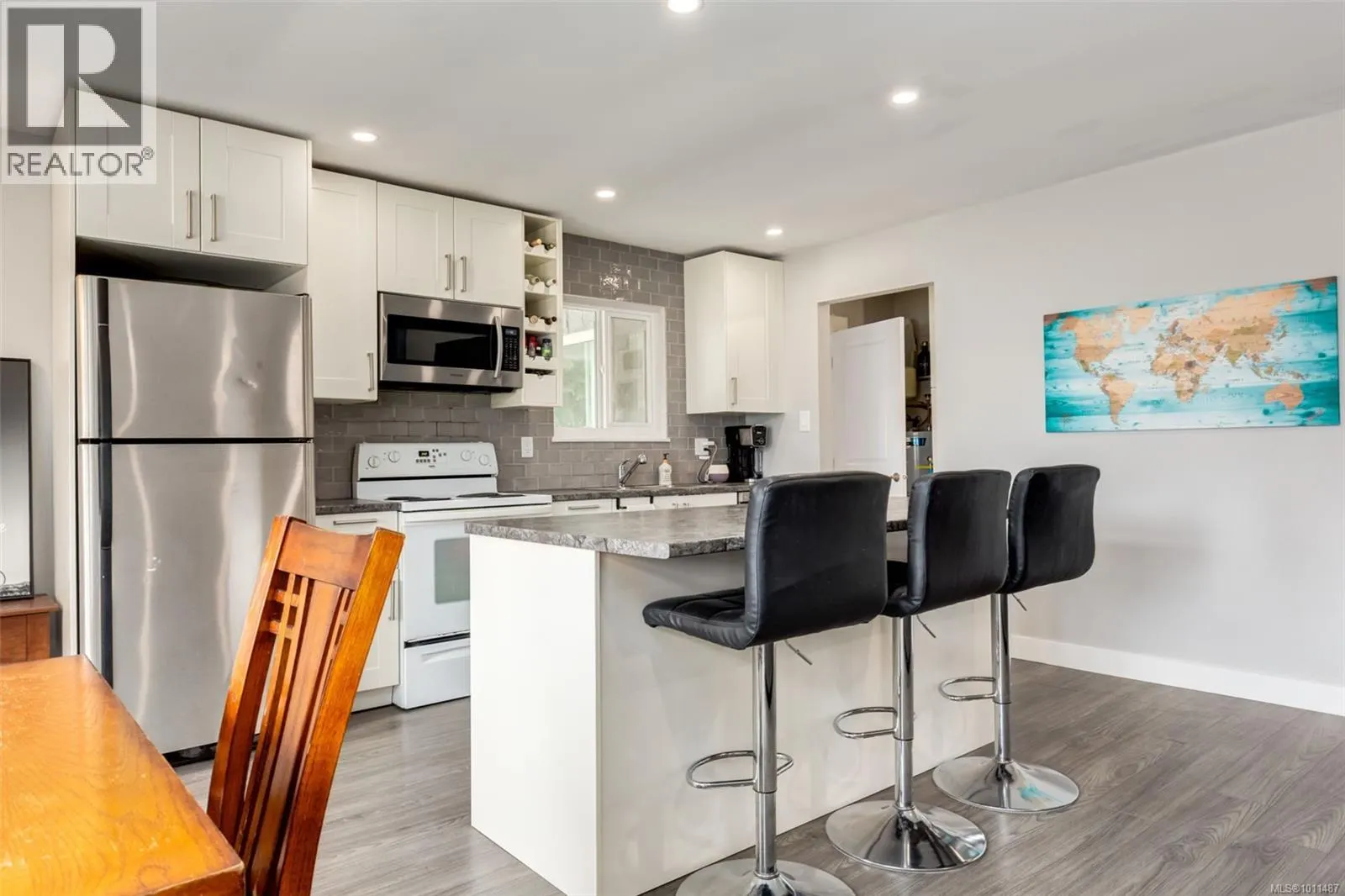 146 Cooper Pl