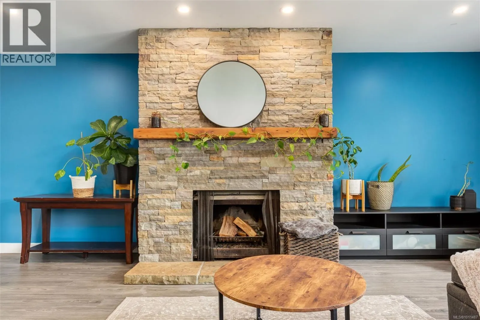 146 Cooper Pl