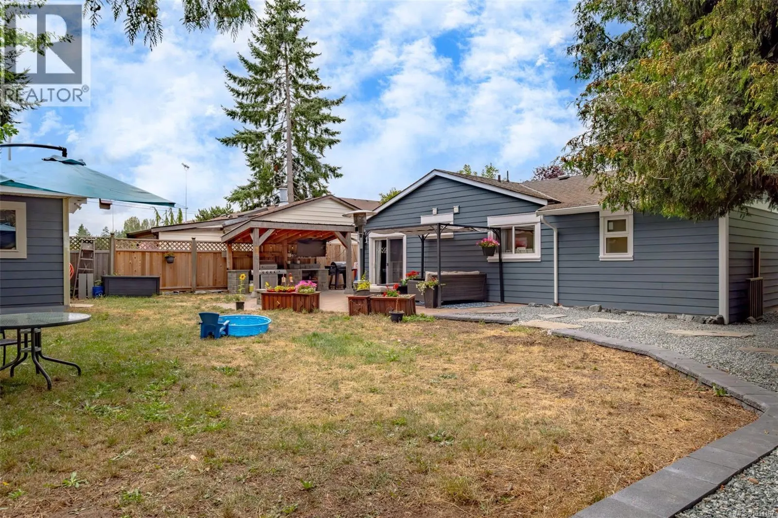 146 Cooper Pl