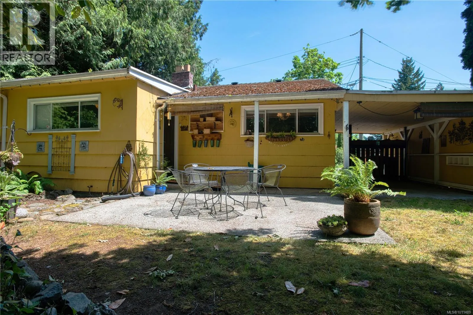 1180 Macdonald Cres