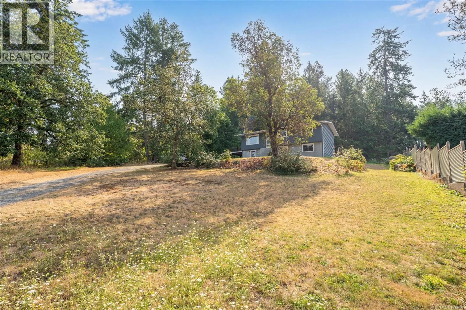 1652 Maple Bay Rd