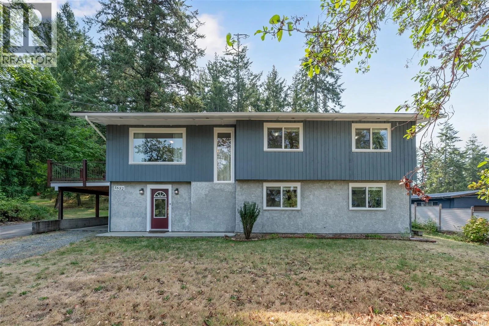 1652 Maple Bay Rd