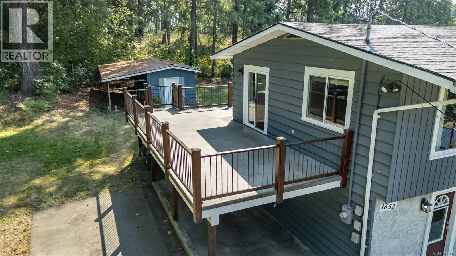 1652 Maple Bay Rd