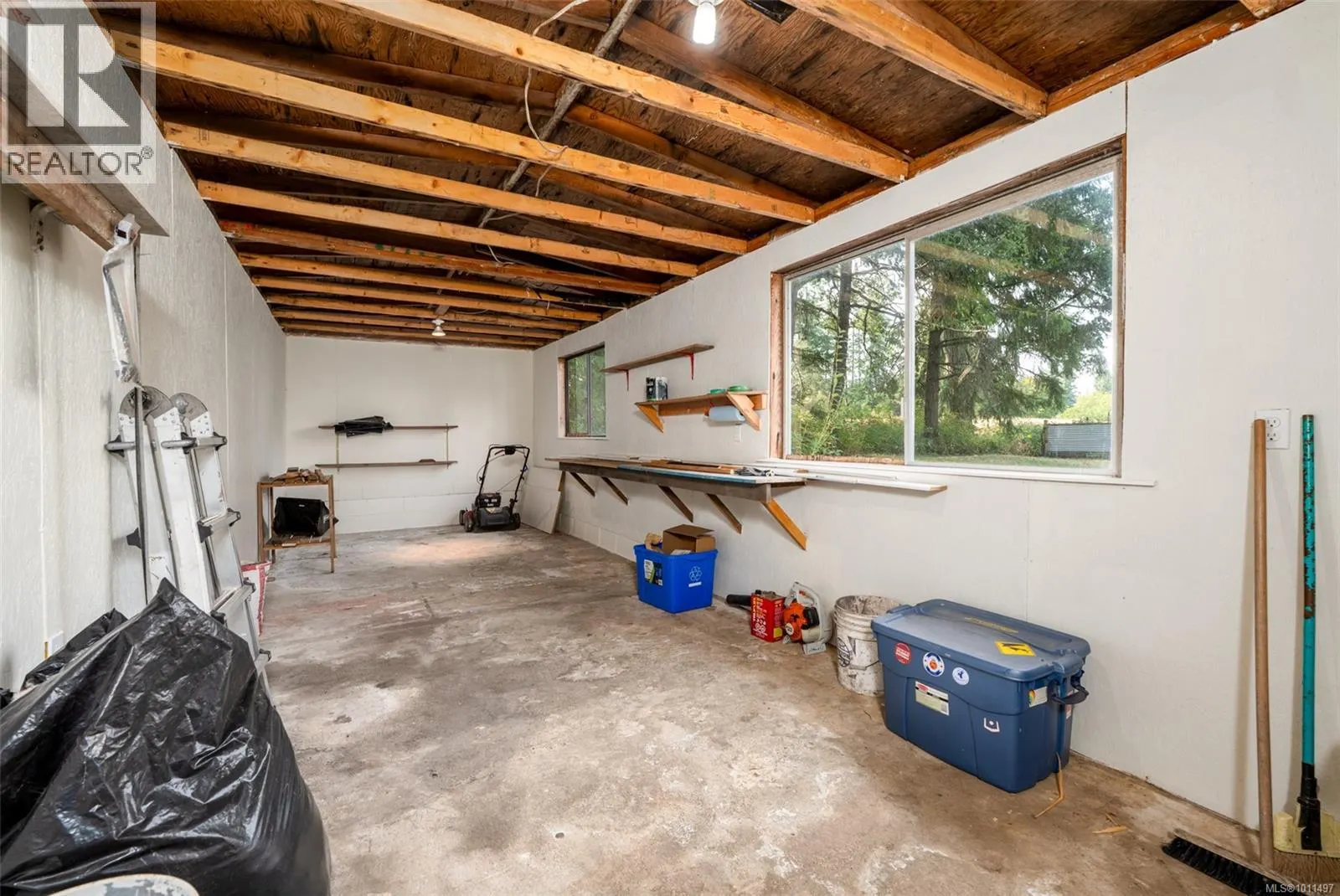 1652 Maple Bay Rd