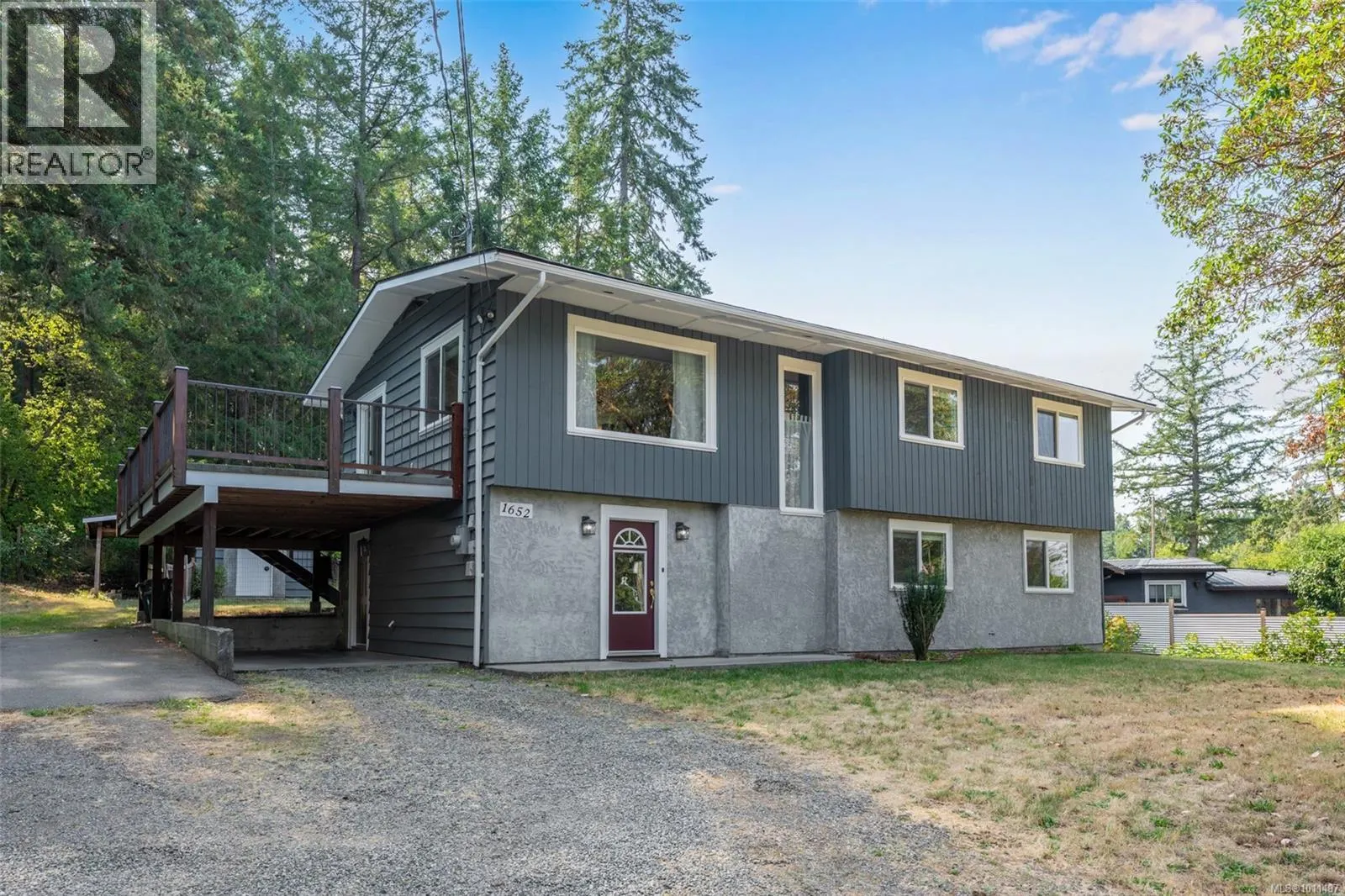 1652 Maple Bay Rd