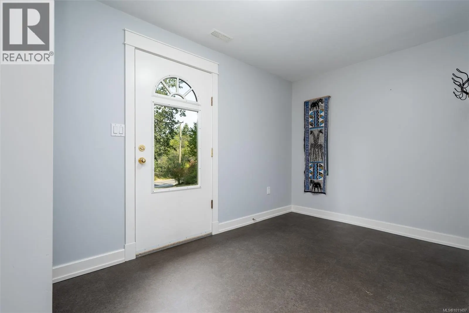 1652 Maple Bay Rd