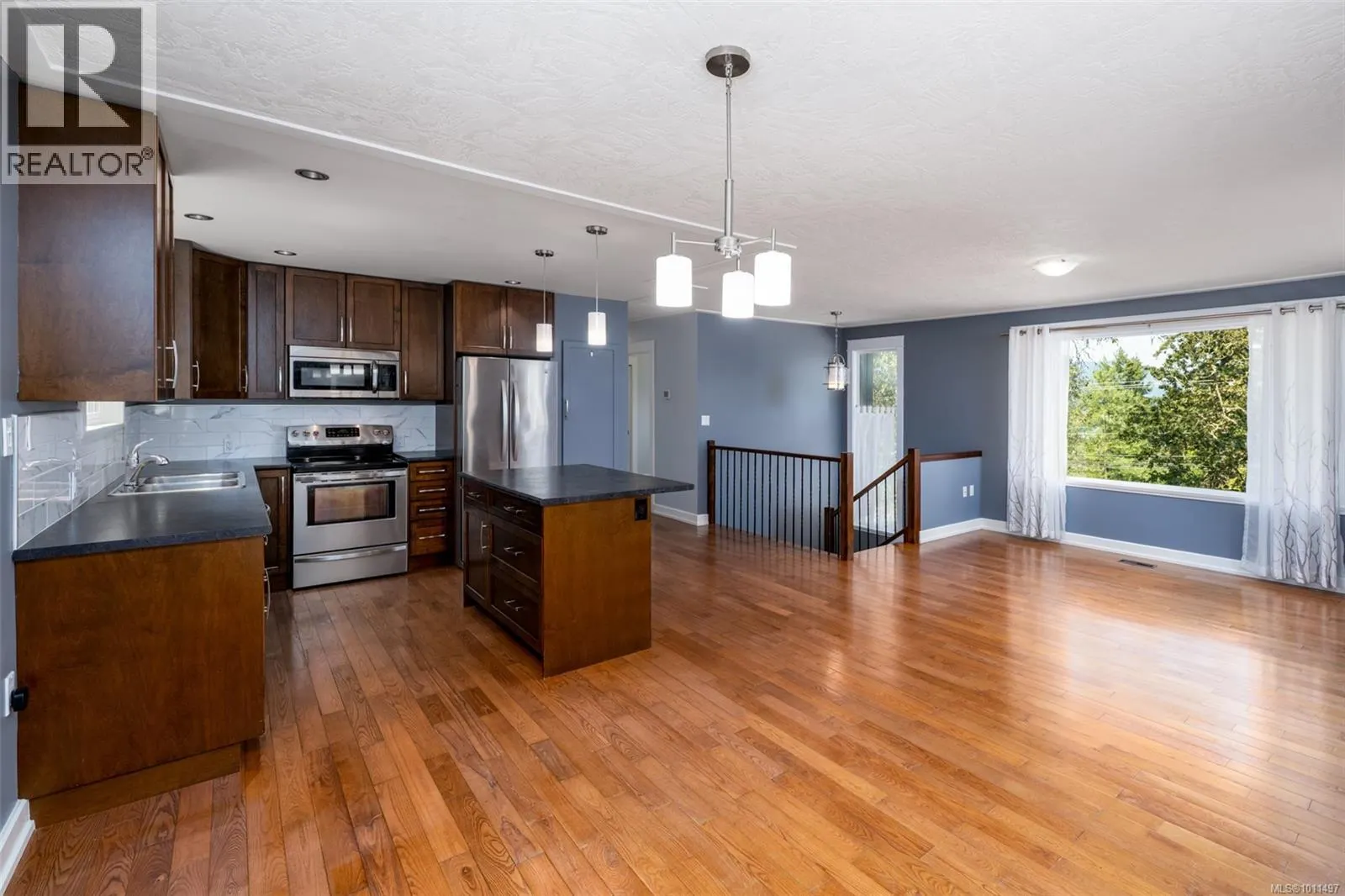 1652 Maple Bay Rd