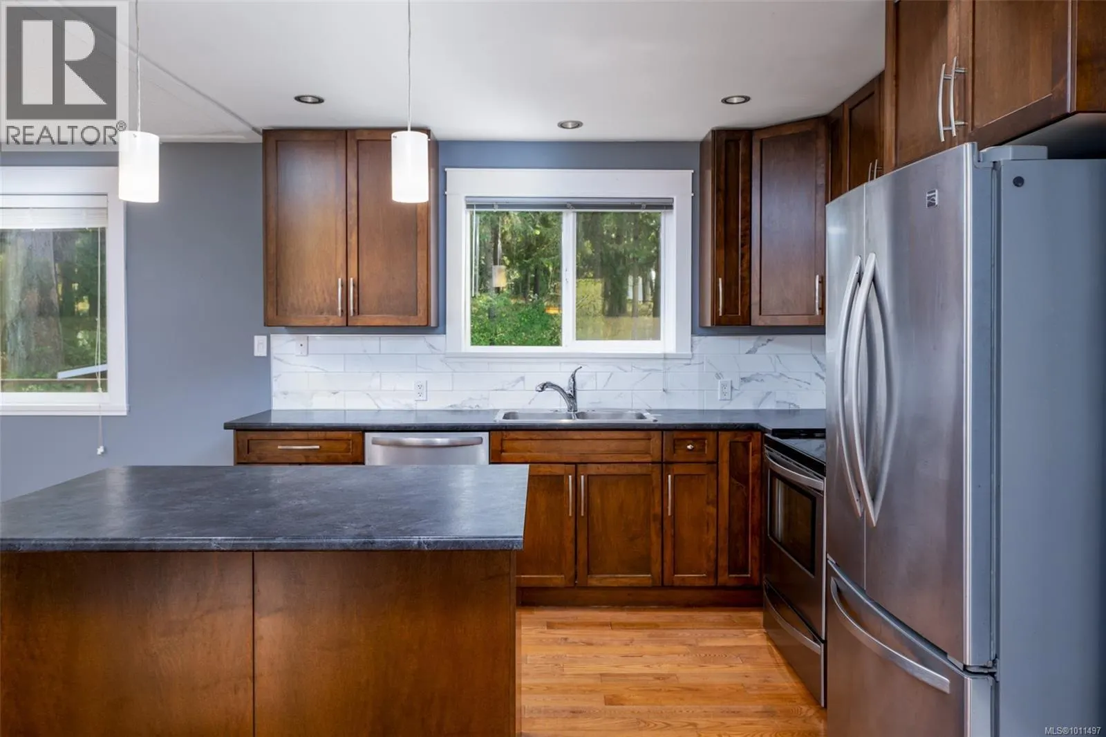 1652 Maple Bay Rd