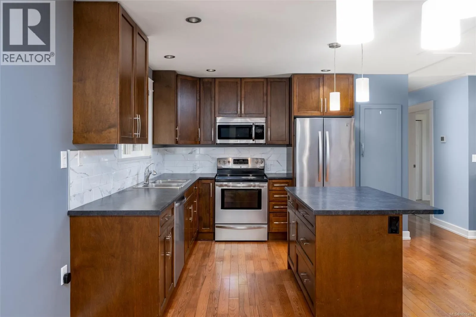 1652 Maple Bay Rd